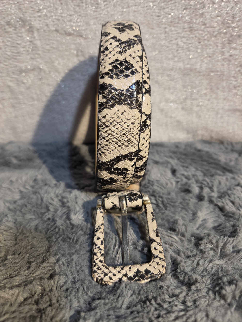 Source Unknown Black and White Snake Print Belt